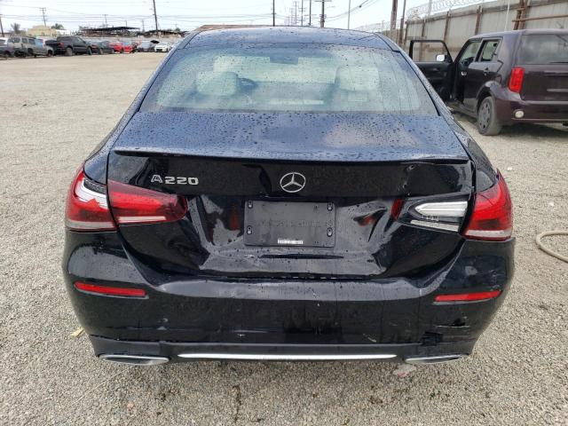 WDD3G4EB3KW010599 Mercedes-Benz A 220