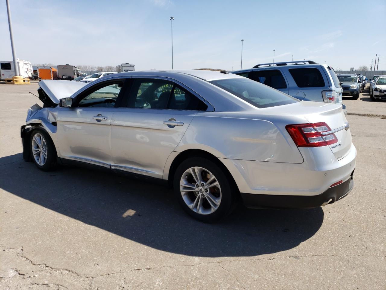 1FAHP2H82JG125472 FORD TAURUS 2018