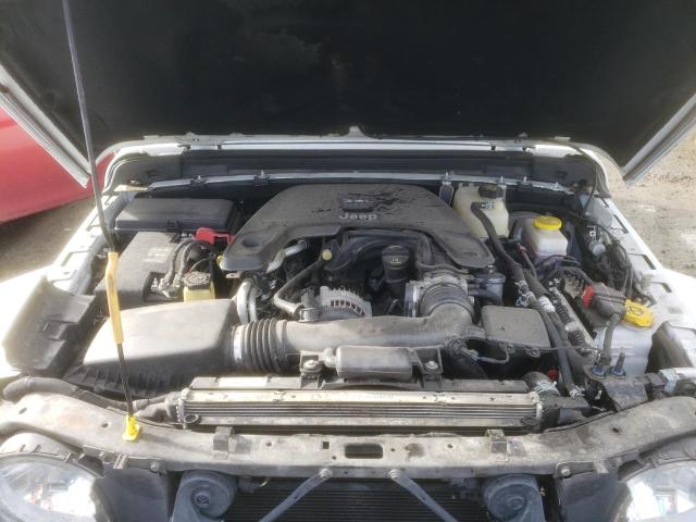 1C4HJXEG3JW223923 Jeep Wrangler Unlimited Sahara