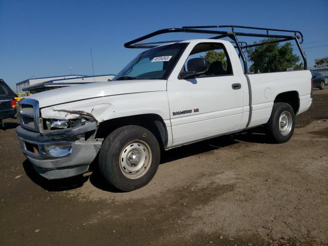 Camiones salvage a la venta en subasta: 1999 Dodge RAM 1500
