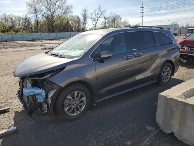 2021 Toyota Sienna LE