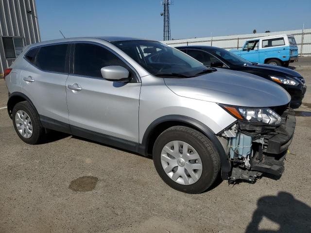 JN1BJ1CR9JW256404 Nissan Rogue Sport S