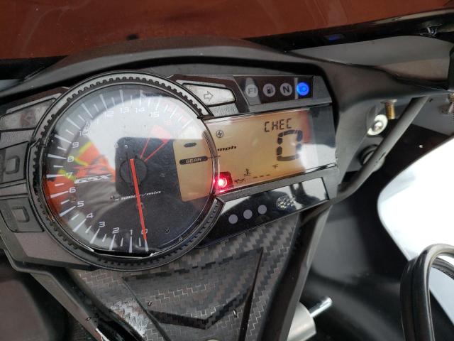 2015 SUZUKI GSX-R600 - JS1GN7FA7F2100628