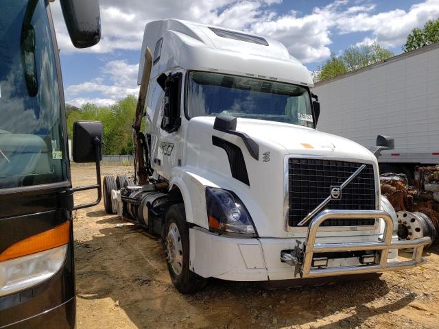 Salvage cars for sale from Copart Chatham, VA: 2016 Volvo VN VNL