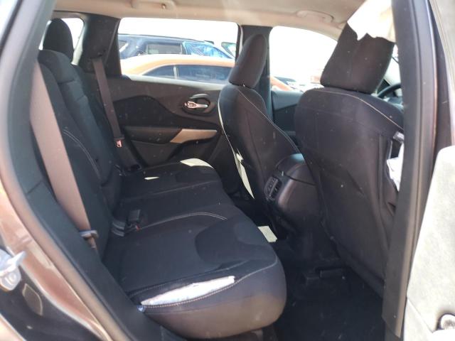 1C4PJLCB8HD233140 Jeep Cherokee Latitude