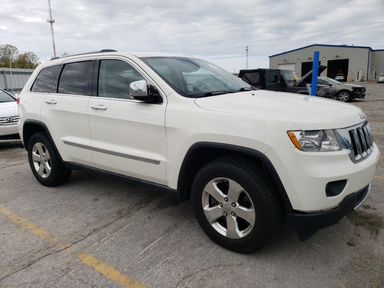 1J4RR5GT1BC521654 2011 Jeep Grand Cherokee Limited