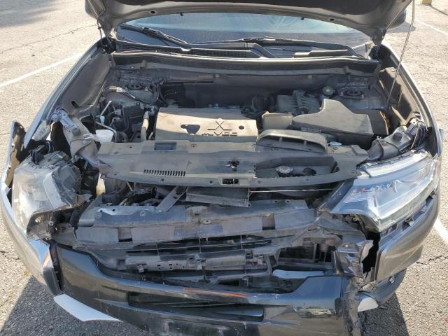 JA4AD2A33HZ069716 Mitsubishi Outlander Es
