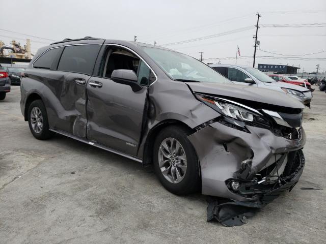 5TDJRKEC0MS008935 Toyota SIENNA XLE