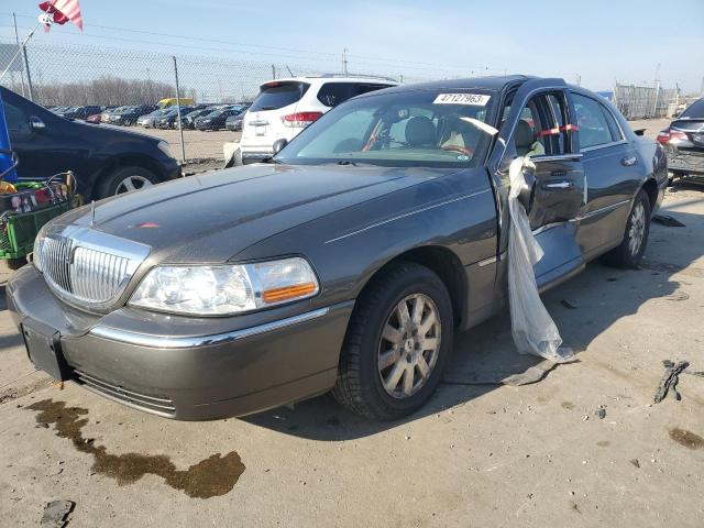 2003 Lincoln Town Car Signature