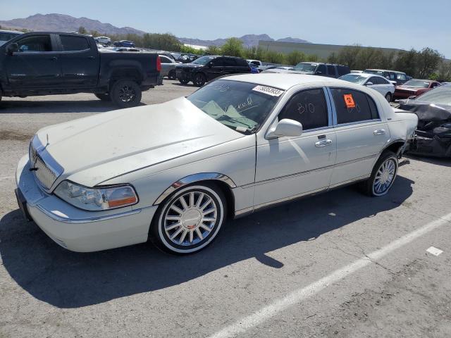 2005 Lincoln Town Car Signature