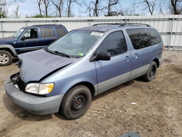 2000 Toyota Sienna LE