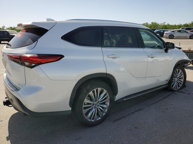 5TDFZRAH2NS129497 Toyota Highlander Platinum