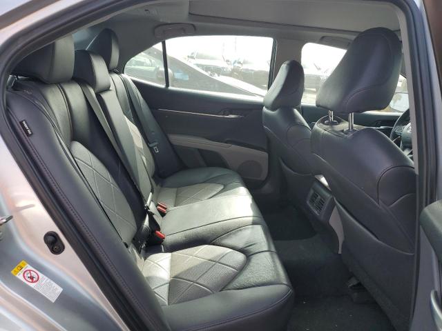 2018 TOYOTA CAMRY 4D 2 - 4T1B11HK5JU091581