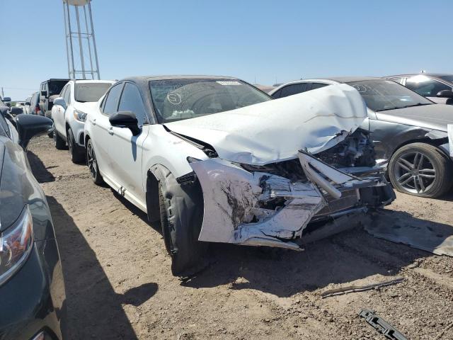 4T1BZ1HK8JU014115 Toyota CAMRY XSE