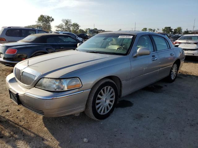 2003 Lincoln Town Car Signature