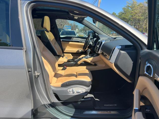 2016 PORSCHE CAYENNE S - WP1AB2A22GLA95839