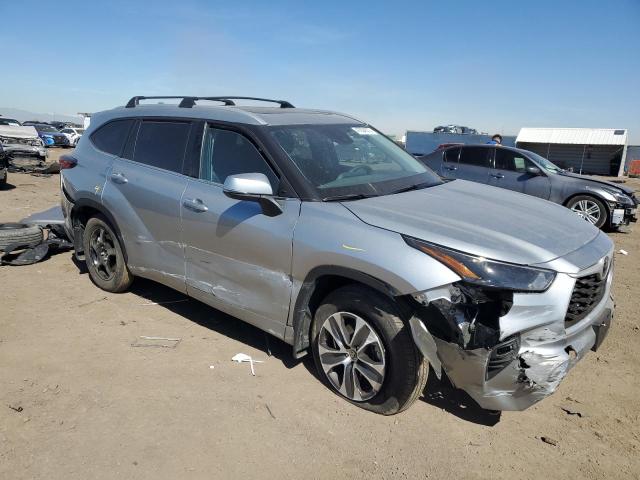 5TDHZRBH0NS230027 Toyota Highlander Xle