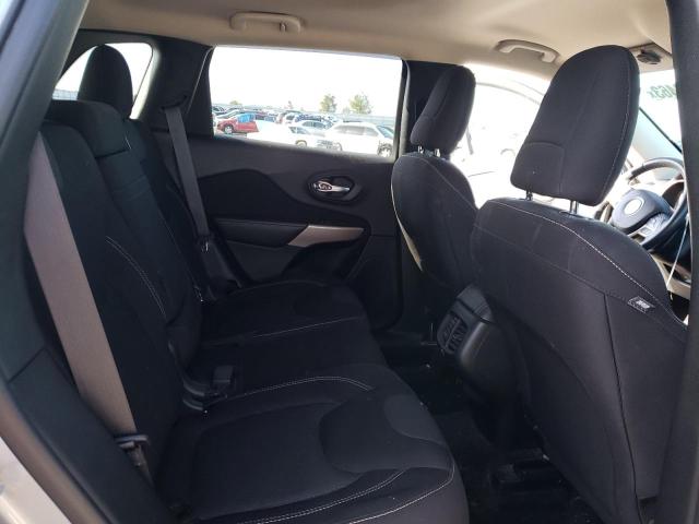 1C4PJMCS8HW657945 Jeep Cherokee Latitude
