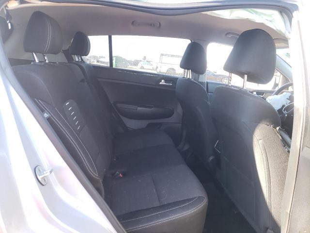KNDPMCAC0J7303625 KIA Sportage Lx