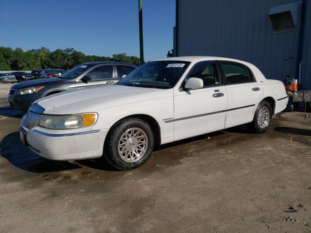 1999 Lincoln Town Car Signature