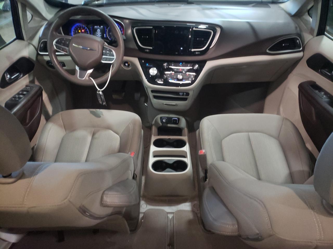 2C4RC1DG4KR566795 2019 Chrysler Pacifica Touring