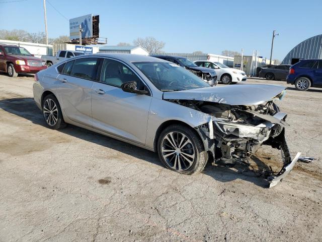 2018 BUICK REGAL ESSE W04GP6SX2J1136708
