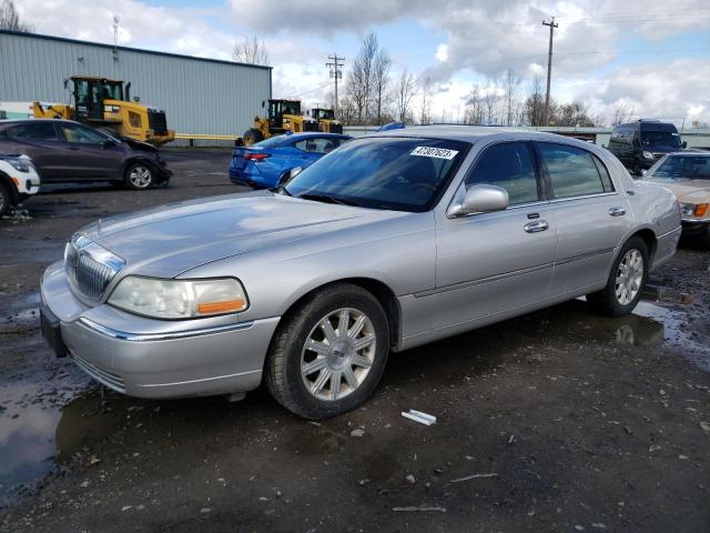 2011 Lincoln Town Car Signature Limited