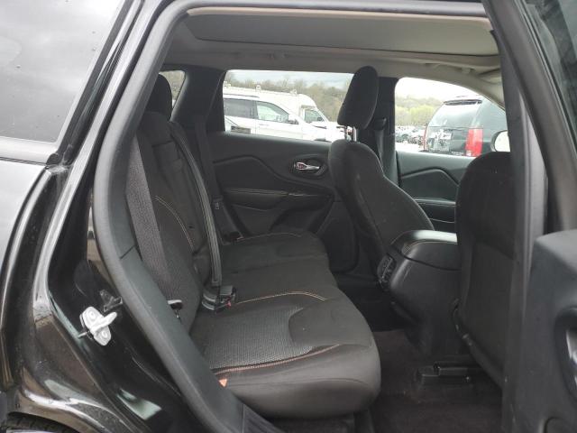 1C4PJMCB9GW242597 Jeep Cherokee Latitude