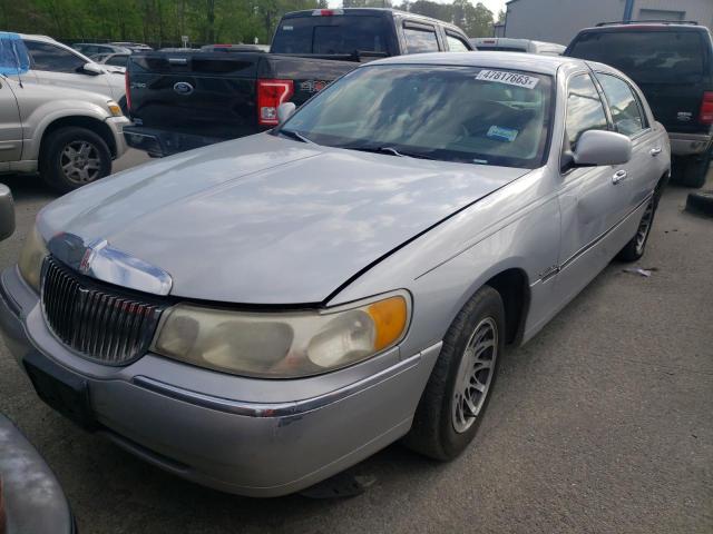 2000 Lincoln Town Car Signature