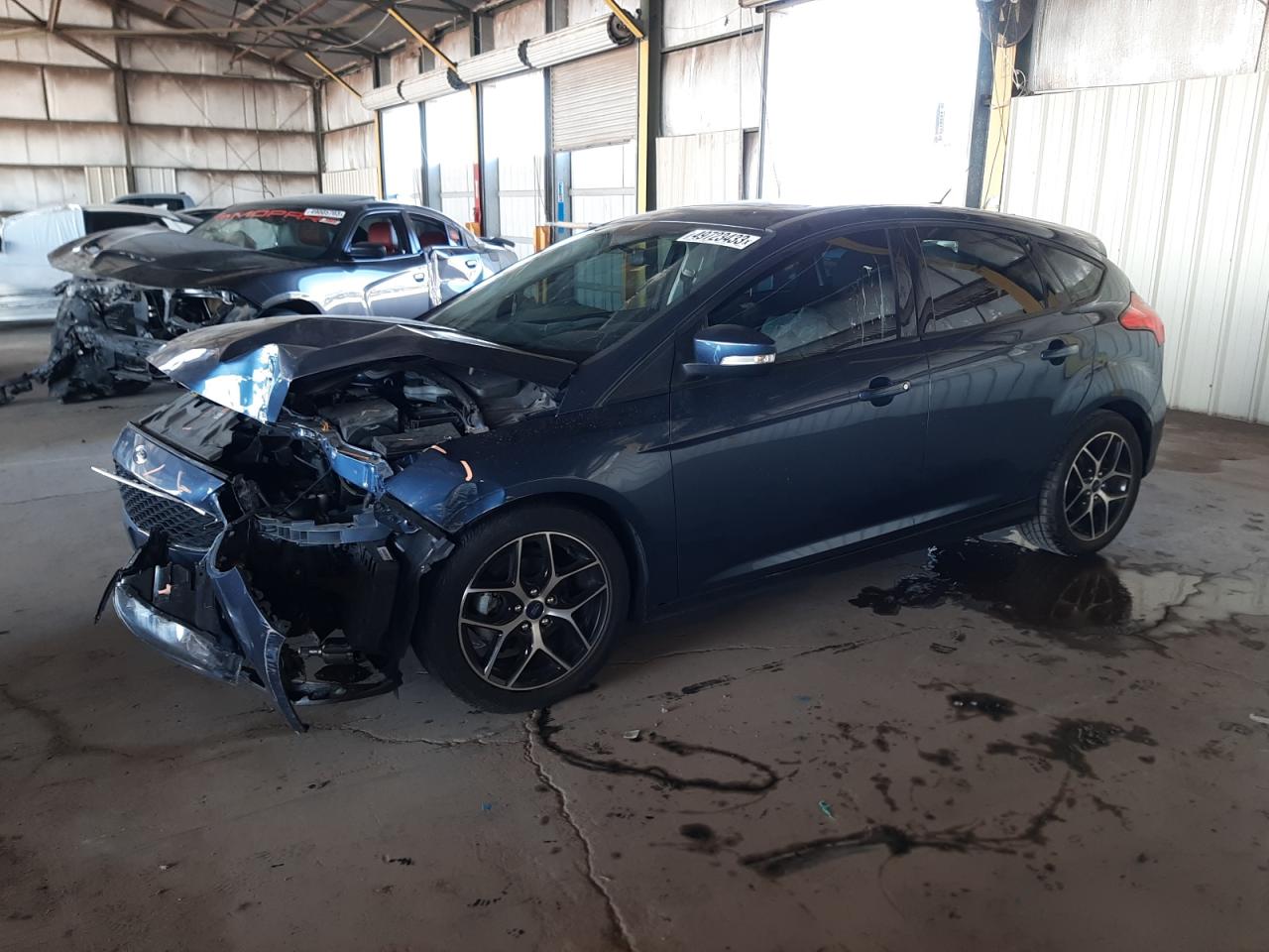 VIN: 1FADP3M22JL224113 2018 FORD FOCUS
