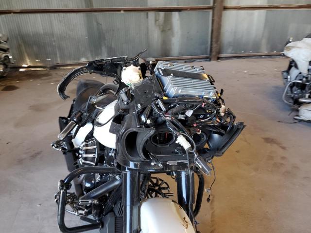 2018 HARLEY-DAVIDSON FLTRXS ROA - 1HD1KTC11JB681570