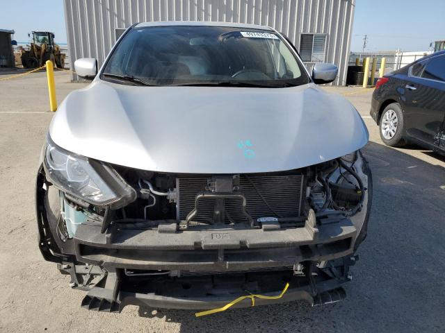 JN1BJ1CR9JW256404 Nissan Rogue Sport S