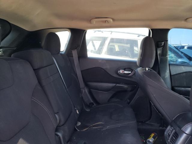 1C4PJLCB9GW207553 Jeep Cherokee Latitude