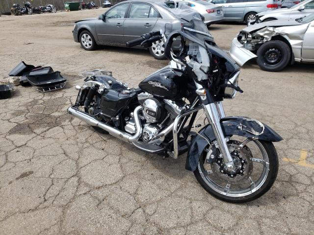 Salvage motorcycles for sale at Wheeling, IL auction: 2015 Harley-Davidson Flhx Street Glide