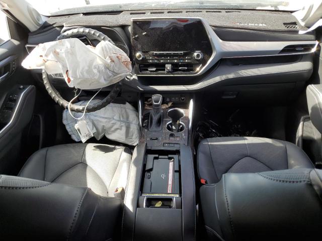 5TDFZRAH2NS129497 Toyota Highlander Platinum