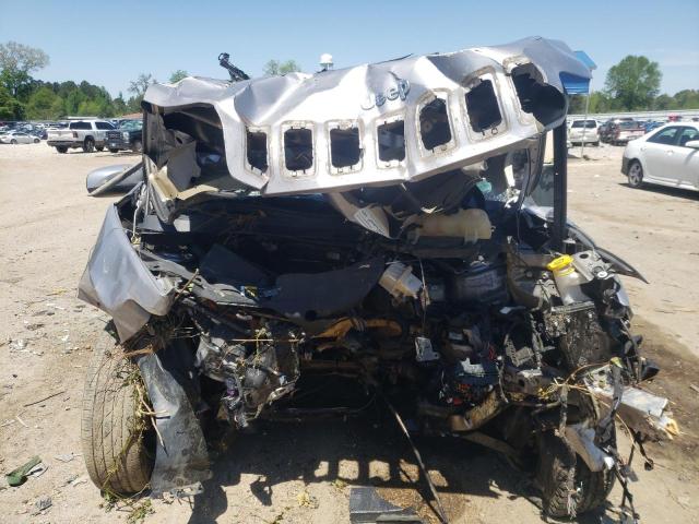 1C4PJLCB8KD307647 Jeep Cherokee Latitude