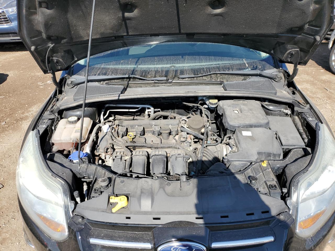 1FAHP3F22CL278318 2012 Ford Focus Se