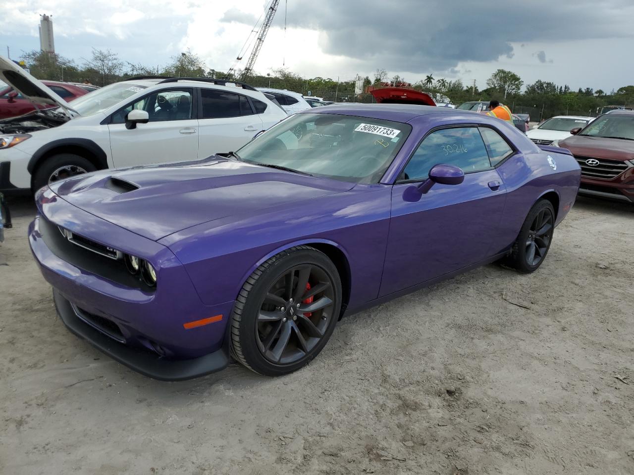 Dodge Challenger 2019 пурпурный