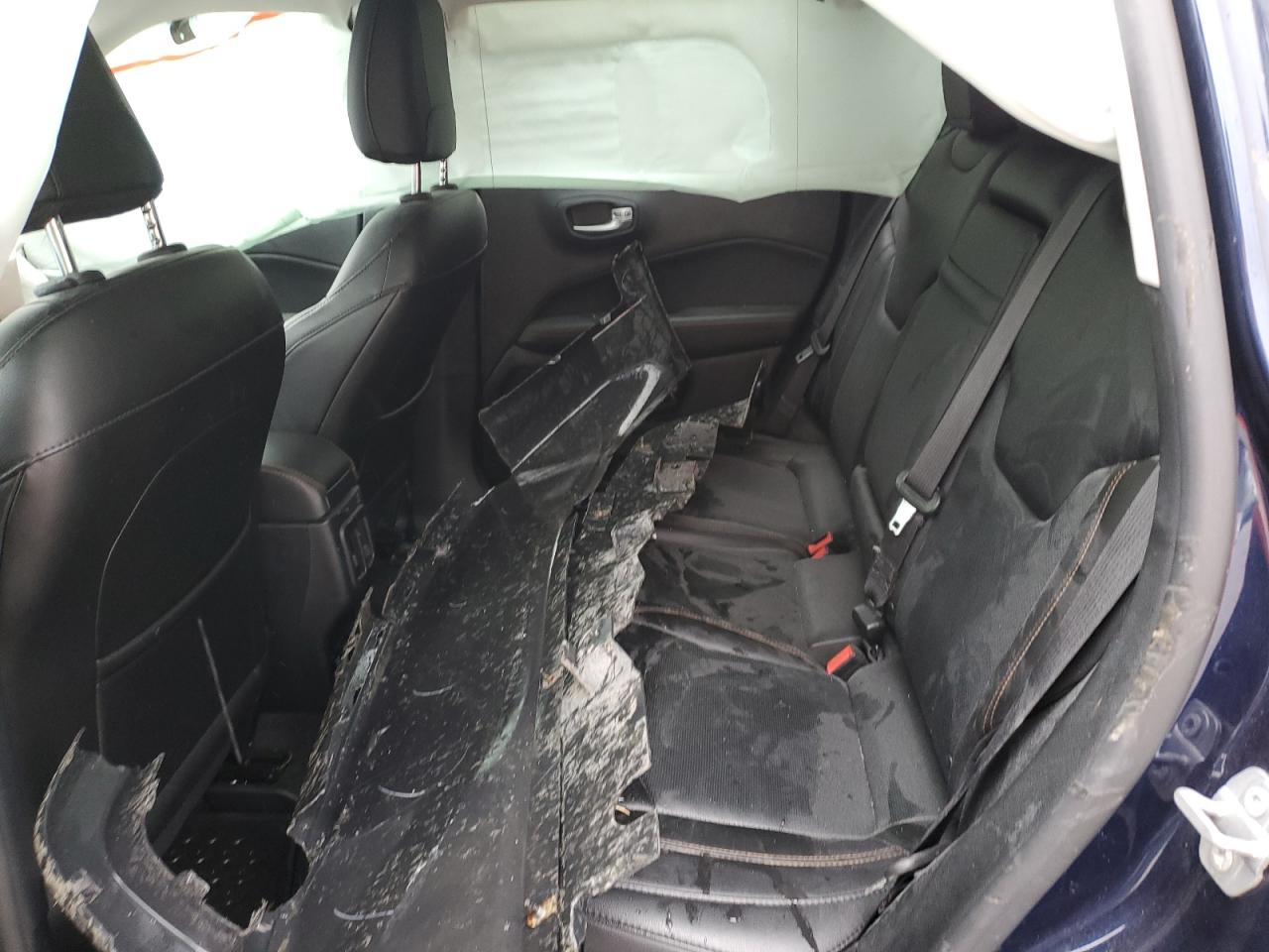 3C4NJDCB0JT186960 2018 Jeep Compass Limited