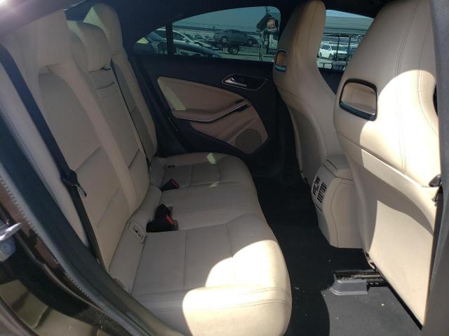 WDDSJ4EB5JN695481 Mercedes-Benz CLA 250