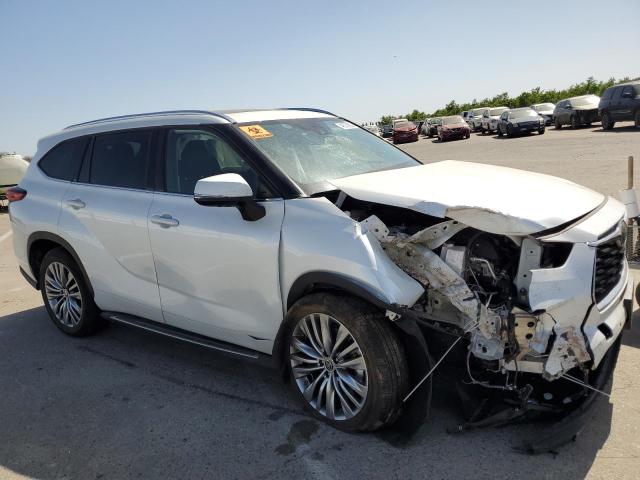 5TDFZRAH2NS129497 Toyota Highlander Platinum