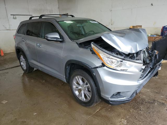 VIN 5TDZKRFHXFS080805 2015 Toyota Highlander, LE no.4