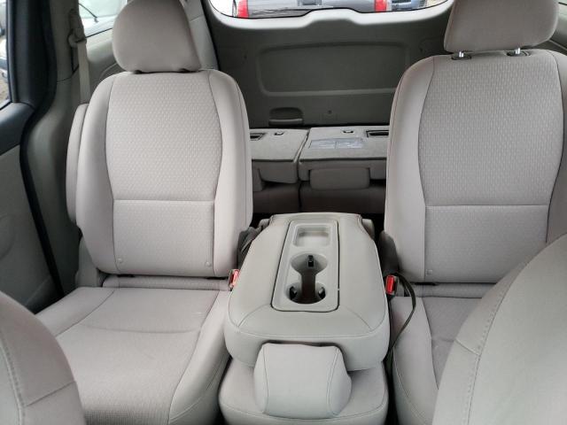 KNDMB5C14H6301456 KIA SEDONA LX