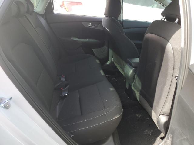3KPF24AD1ME369394 KIA FORTE FE