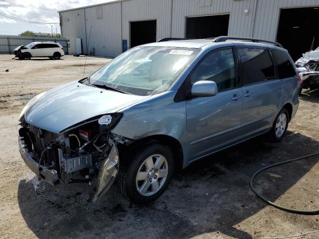 2010 Toyota Sienna XLE