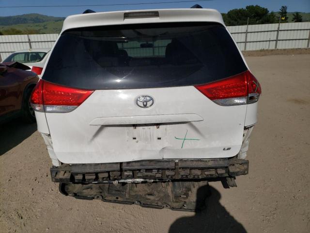 5TDKK3DC1ES500911 Toyota SIENNA LE