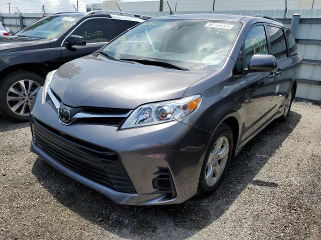 2018 Toyota Sienna LE