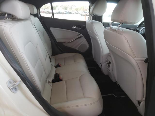 WDCTG4GB8HJ320402 Mercedes-Benz Gla 250 4matic