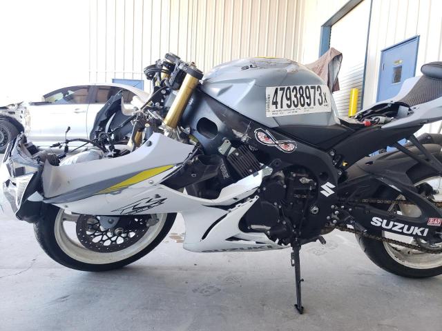 2019 SUZUKI GSX-R600 - JS1GN7FA7K7100772