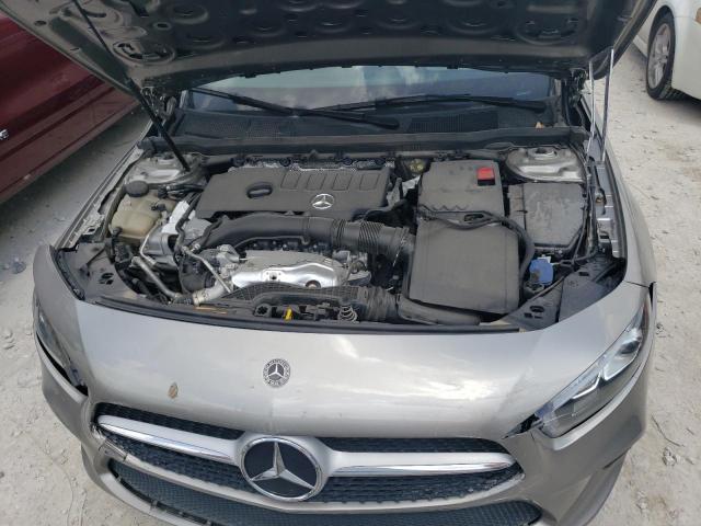 WDD3G4EBXKW026668 Mercedes-Benz A 220